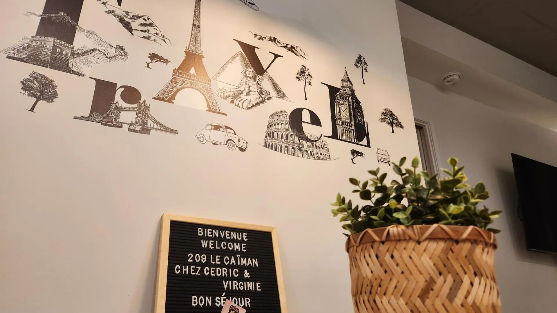 209 Le Caiman Apartman Québec 0*,